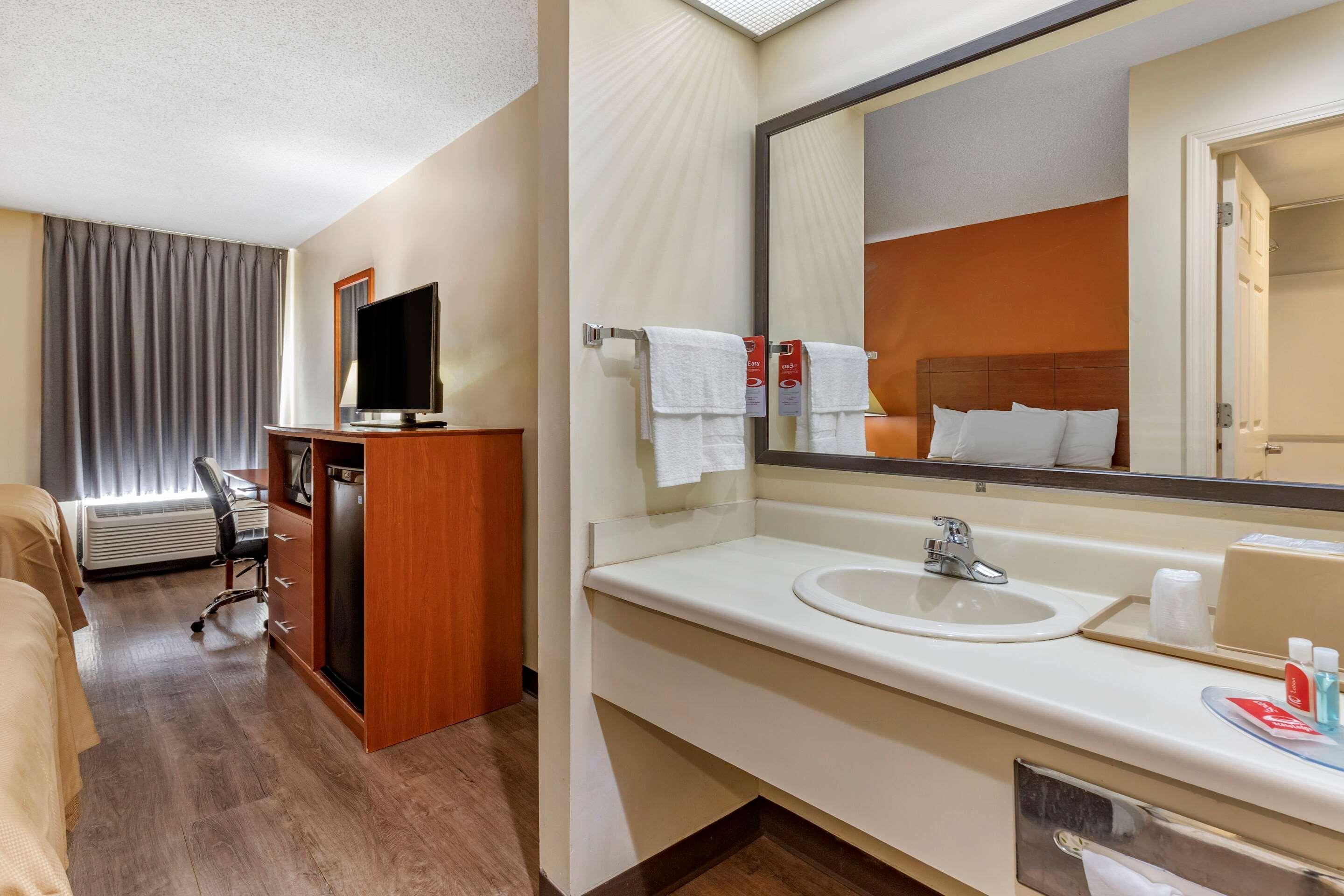 Econo Lodge St. Stephen Eksteriør billede