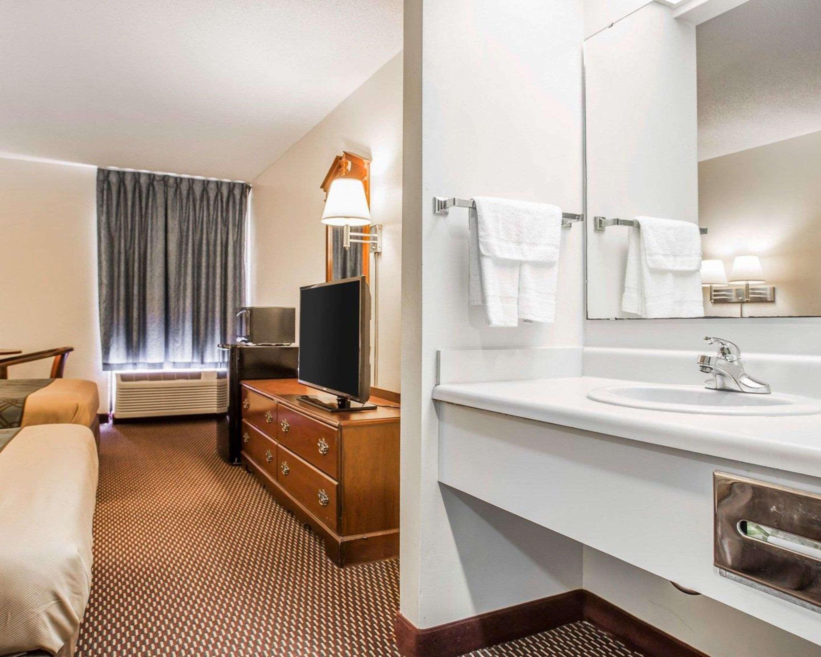 Econo Lodge St. Stephen Eksteriør billede